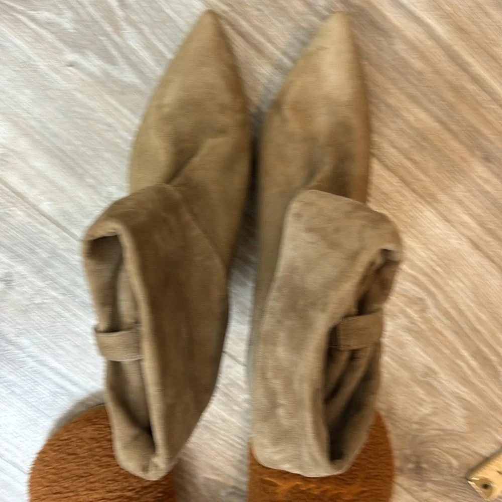 Calvin Klein Bethany kid  beige suede pointy toe buckle detail boot size  8.5